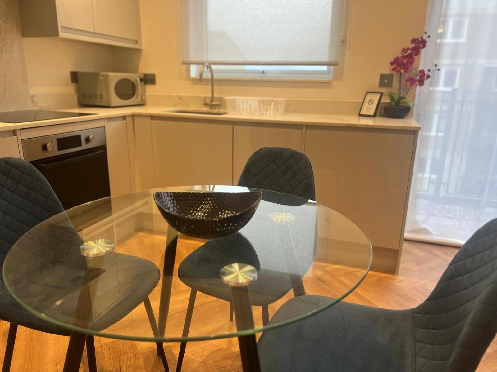 New 2 Bedroom Apartment Rickmansworth Town Centre Extérieur photo